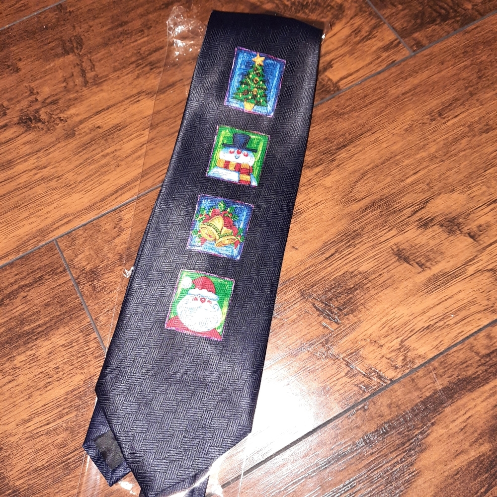 🎄NWOT Christmas Tie 58"L x 4"W Black